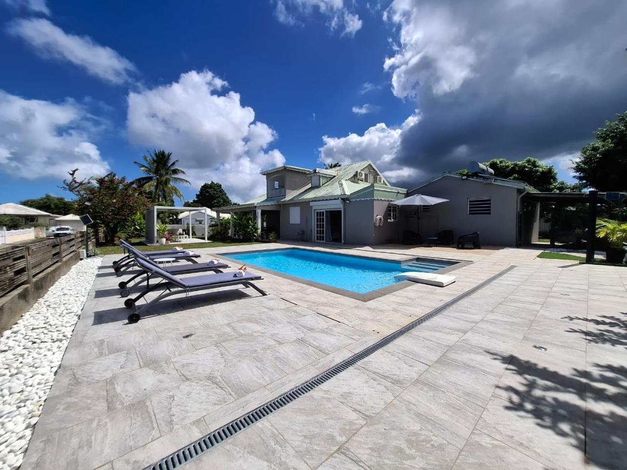 Villa Oneway, Piscine Privee, Classee 3 Etoiles Sainte-Rose Exteriér fotografie